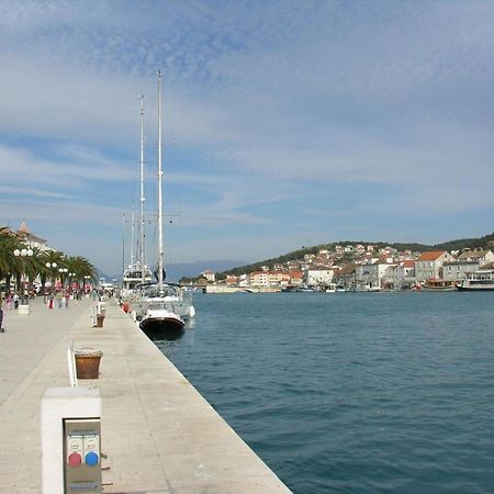 Helles Studioappartement Mit Grossem Balkon Trogir Exterior photo