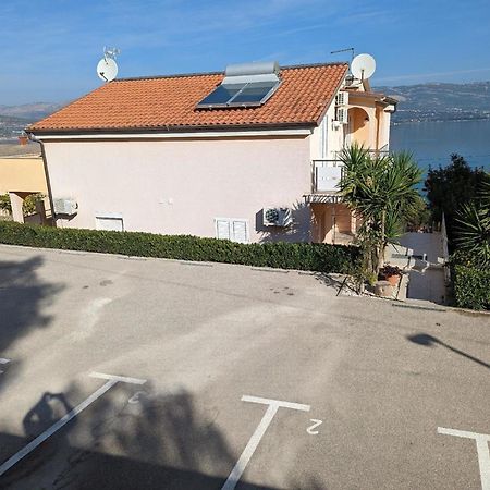 Helles Studioappartement Mit Grossem Balkon Trogir Exterior photo