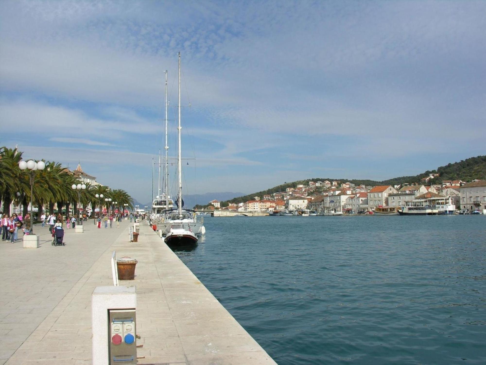 Helles Studioappartement Mit Grossem Balkon Trogir Exterior photo