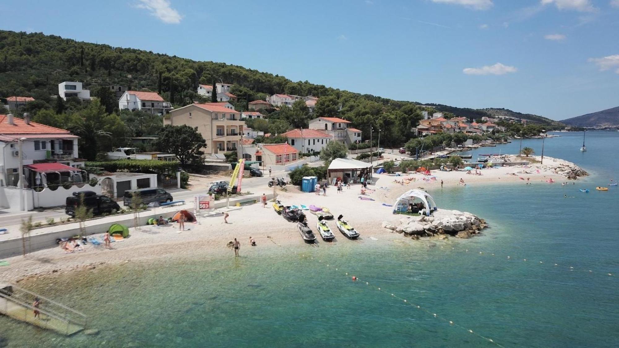 Helles Studioappartement Mit Grossem Balkon Trogir Exterior photo